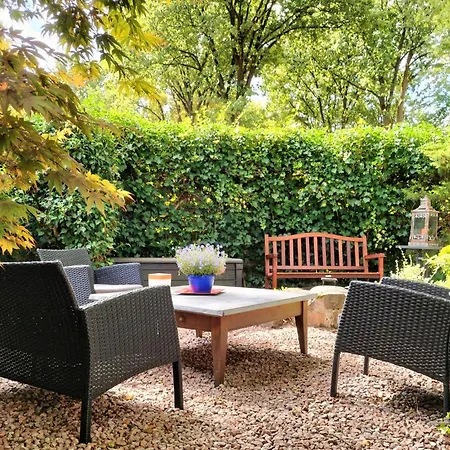 Casa vacanze Lovely In With Heated Swimming Pool