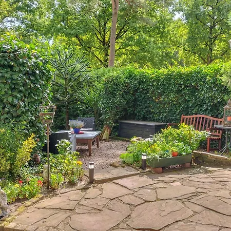 Lovely In With Heated Swimming Pool