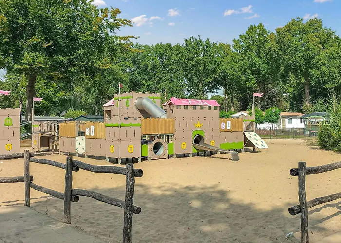 Lovely In With Heated Swimming Pool